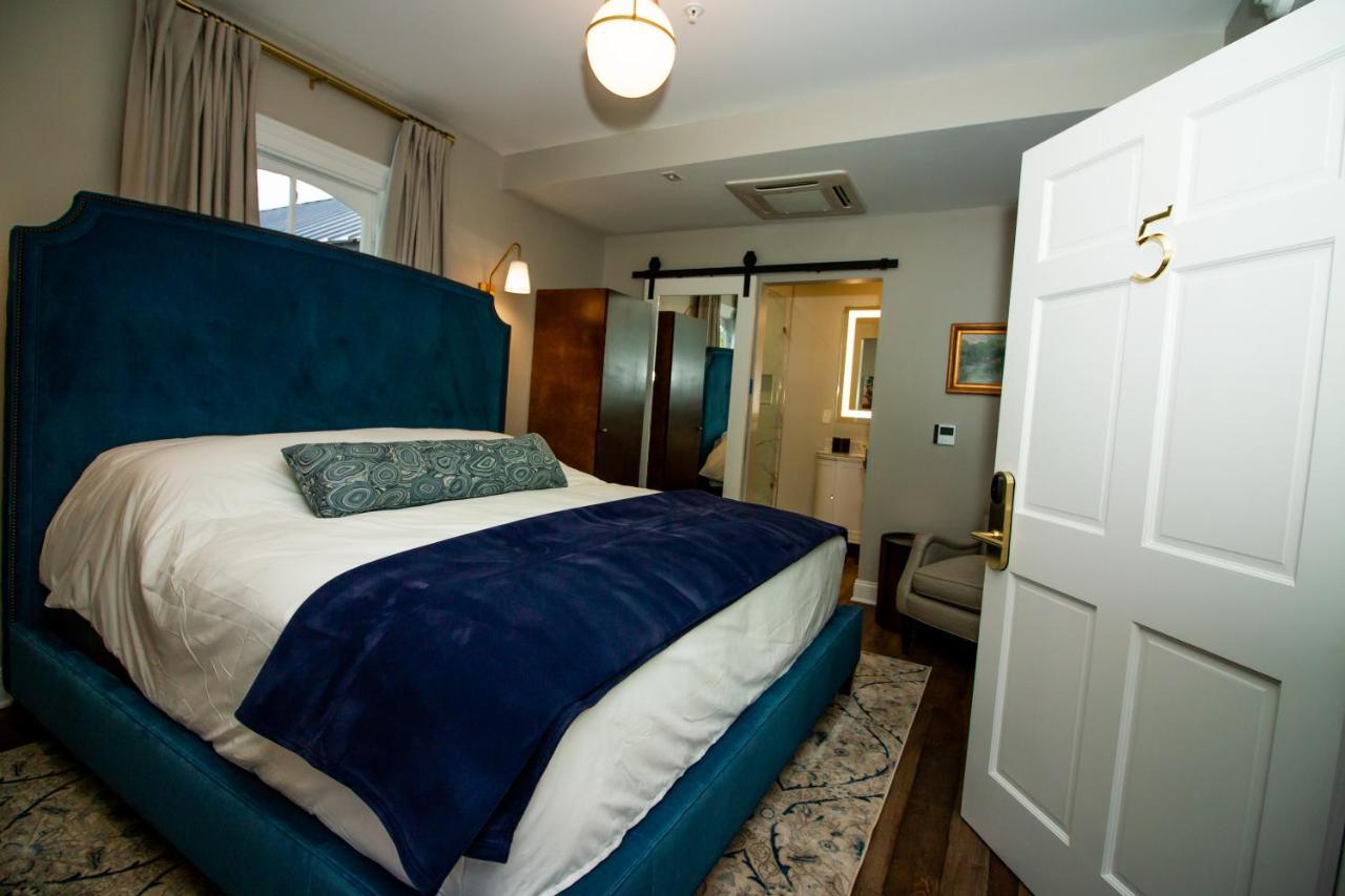 The Colonial Inn Хилсборо Экстерьер фото